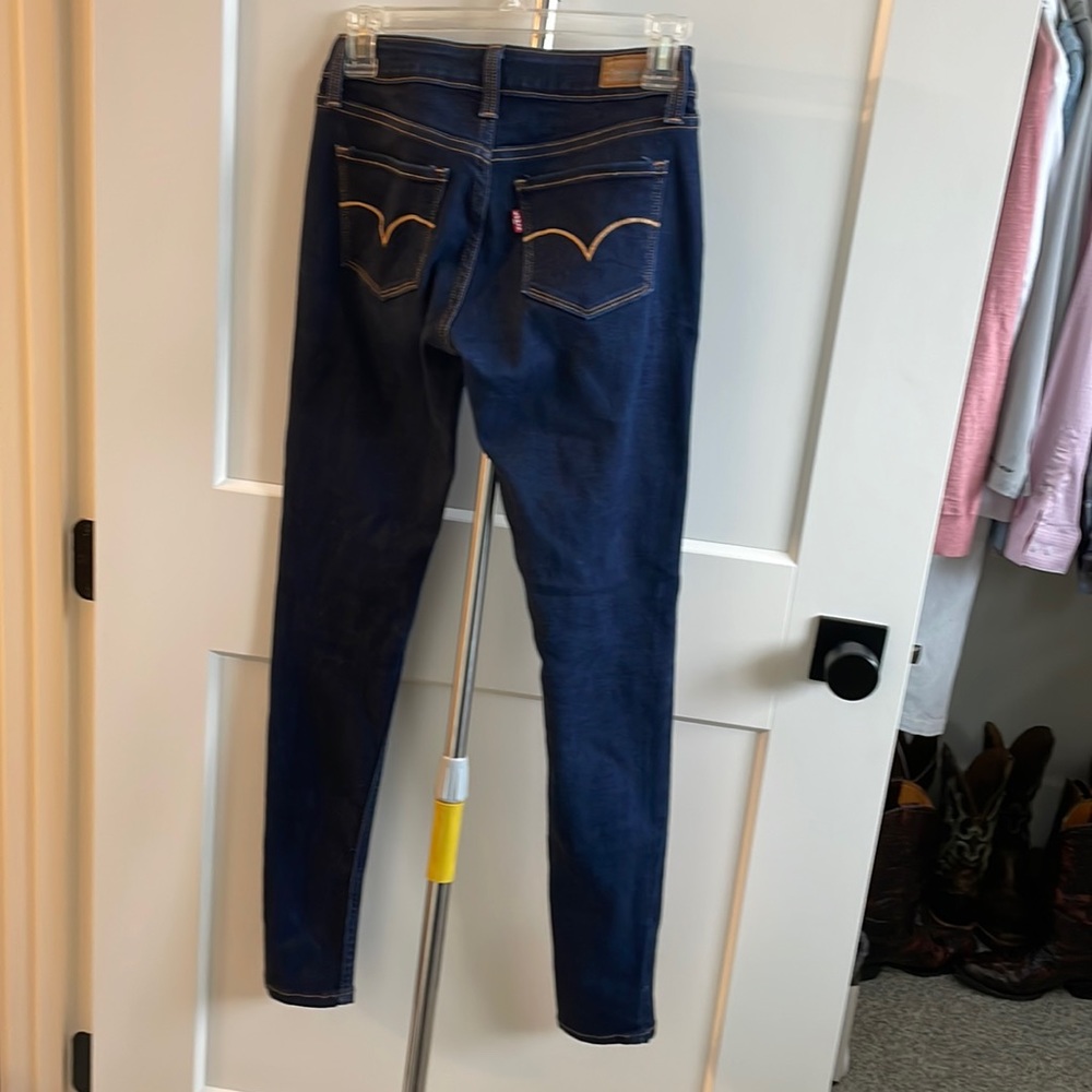 Levi's super skinny dark wash jeans